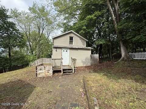 6 Seneca Street, Brunswick, NY 12180