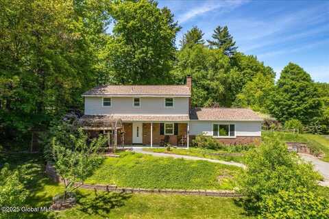 4 Sturbridge Court, Clifton Park, NY 12065