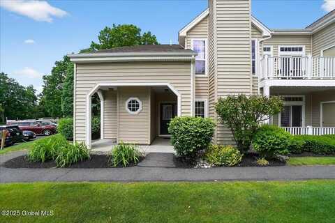 713 Hampton Place Boulevard, North Greenbush, NY 12180