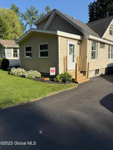 3516 Consaul Road, Schenectady, NY 12304