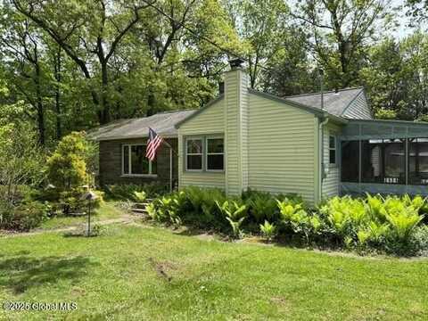 8 Lee Avenue, Rexford, NY 12148