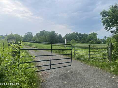 000 School House Rd Road, Stuyvesant, NY 12173