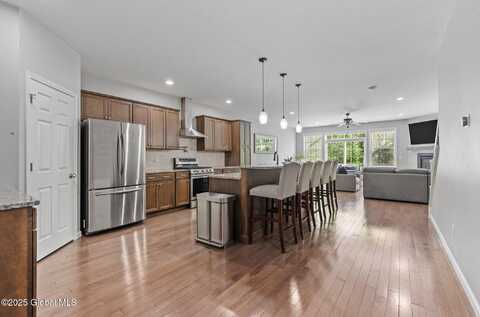 21 Stacey Way, North Greenbush, NY 12180