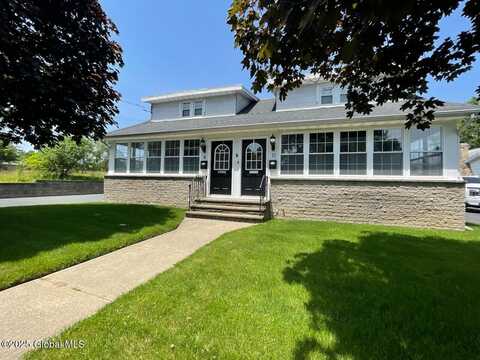 8 Locust Park, Colonie, NY 12205