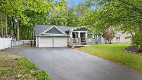 7 Wineberry Lane, Malta, NY 12020