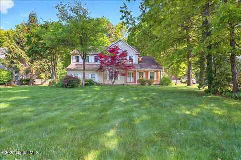 9 Tracey Court, Clifton Park, NY 12065