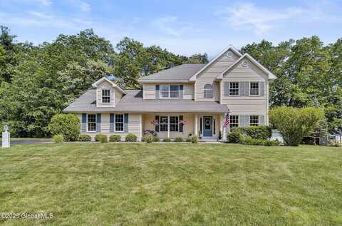 9 Oakline Court, Niskayuna, NY 12309