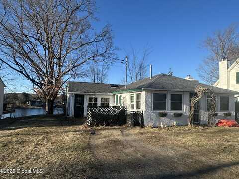 531 Sullivan Way, Cambridge, NY 12816