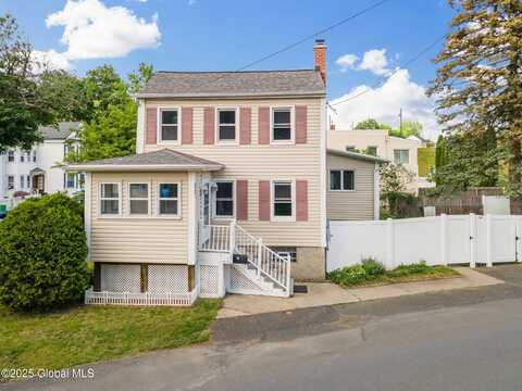 37 Mohawk Avenue, Waterford, NY 12188
