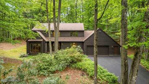 38 Robinwood Drive, Clifton Park, NY 12065