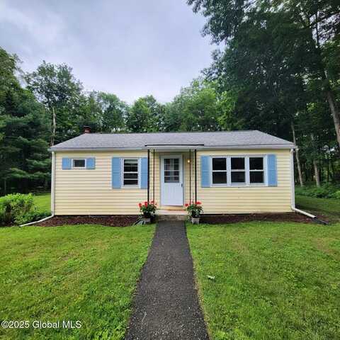 639 County Rd 7, New York, NY 12063