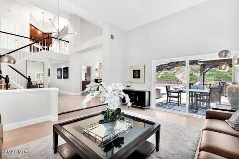 751 Lynnmere Drive, Thousand Oaks, CA 91360