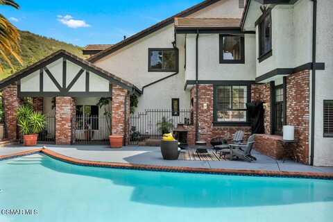6057 Rainbow Hill Road, Agoura Hills, CA 91301