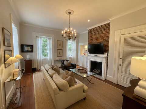 22 Wentworth Street, Charleston, SC 29401