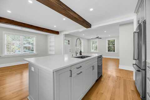 31 Lyttleton Street, Charleston, SC 29407