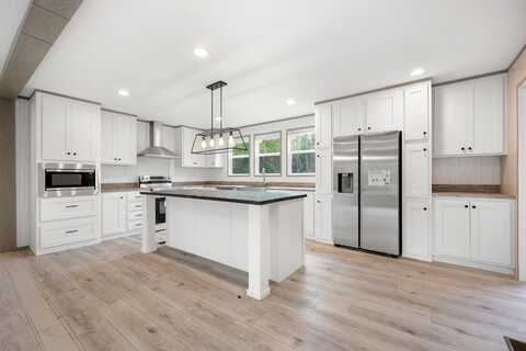 106 Swanson Drive, Summerville, SC 29483