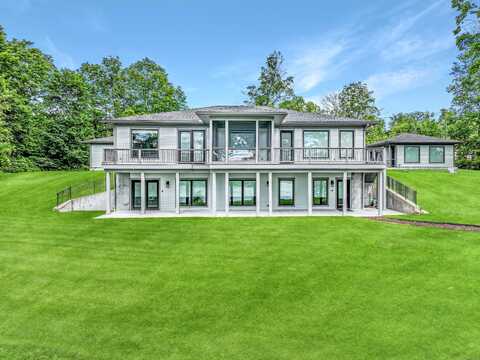 13 Kellogg Street, Brookfield, CT 06804