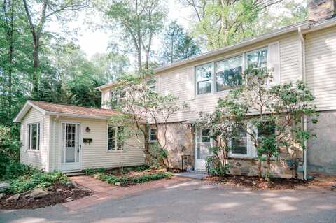 6 Eastwood Road, Mansfield Center, CT 06268
