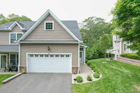 28 Brookview Circle, Bristol, CT 06010