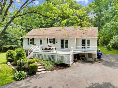 21 Quarry Road, Branford, CT 06405