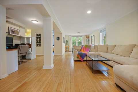 7 4th Street, Stamford, CT 06905
