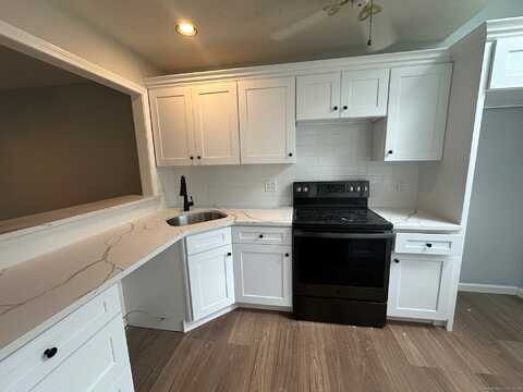 125 Courtyard Lane, Mansfield Center, CT 06268