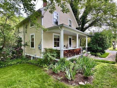 137 Main Street, Chester, CT 06412