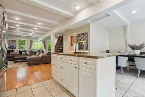 958 Essex Road, Westbrook, CT 06498