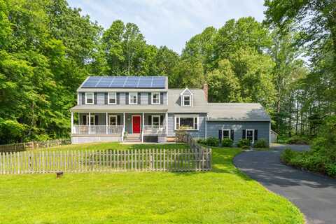 8 Sassafras Lane, Clinton, CT 06413
