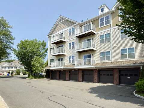 34 Schoolhouse Drive, West Hartford, CT 06110