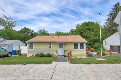 35 Brookview Avenue, Waterbury, CT 06706
