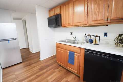 156 Garfield Avenue, New London, CT 06320