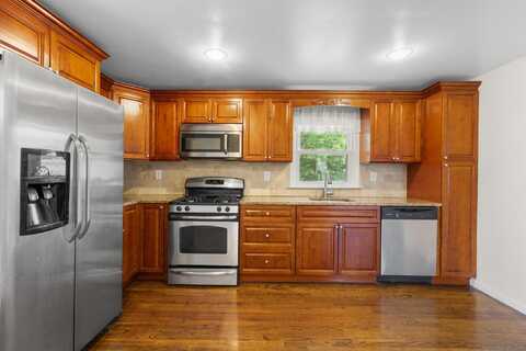 130 Ashton Street, Bridgeport, CT 06606