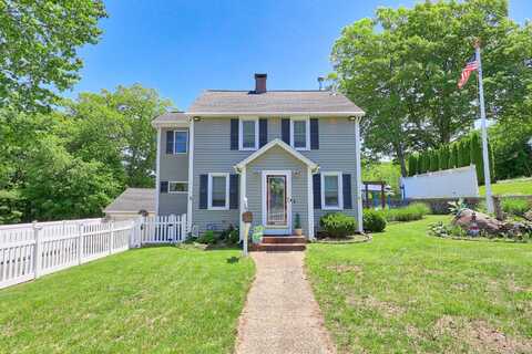 17 Woodland Avenue, Winchester Center, CT 06098