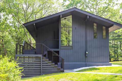 7 Hillcrest Lane, Weston, CT 06883