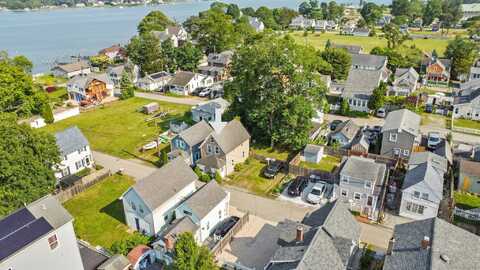 14 South Pine Street, East Lyme, CT 06357