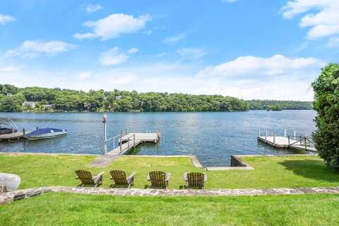 35 Knollcrest Road, New Fairfield, CT 06812