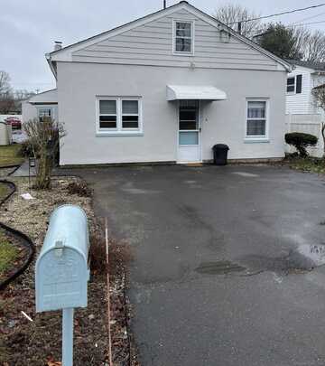 4 Fairlawn Avenue, Branford, CT 06405