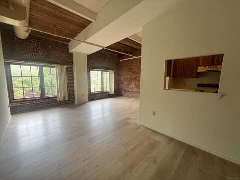839 Main Street, Torrington, CT 06790