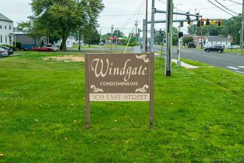 309 East Street, Plainville, CT 06062