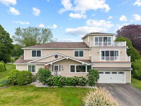 224 Neptune Drive, Groton, CT 06340