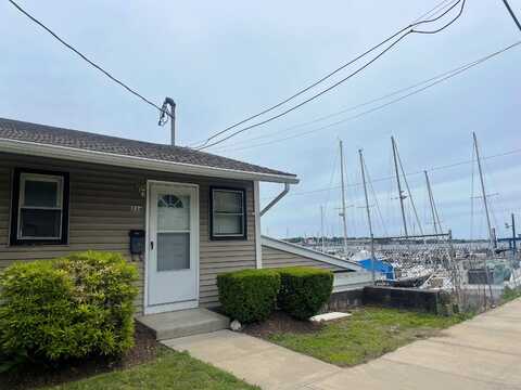 214 Pequot Avenue, New London, CT 06320