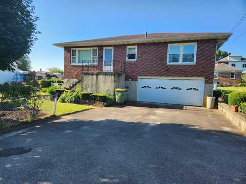 82 Hotchkiss Street, Waterbury, CT 06704