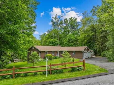 44 Perry Lane, Oxford, CT 06478