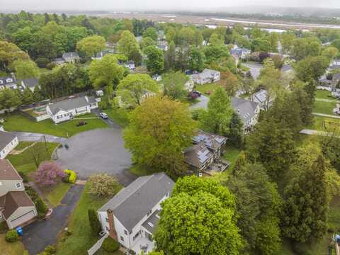 52 Lillibridge Court, Hamden, CT 06517