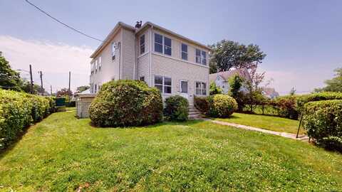 909 New Britain Avenue, Hartford, CT 06106