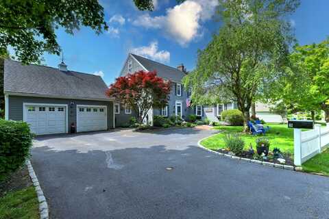 19 Old Colony Road, Monroe, CT 06468