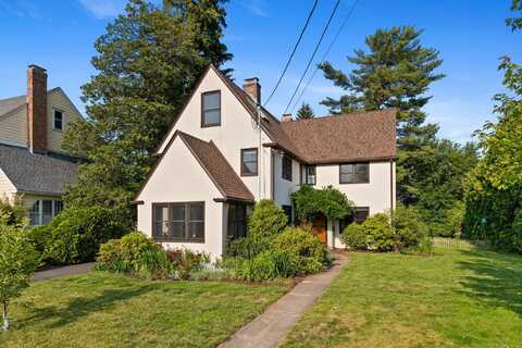46 Auburn Road, West Hartford, CT 06119