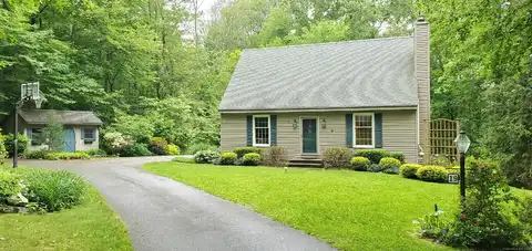 19 Oak Leaf Circle, Coventry, CT 06238