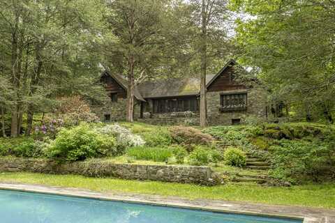 670 Candlewood Lake Road South, New Milford, CT 06776